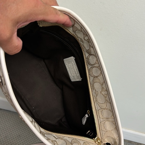 Authentic Coach natural/nude leather canvas F58282 signature tote almost new - Picture 6 of 9